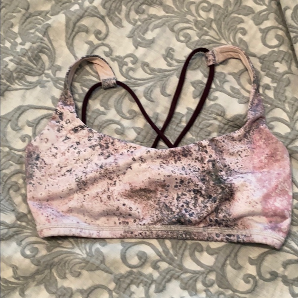 Lululemon free to be bra size 6